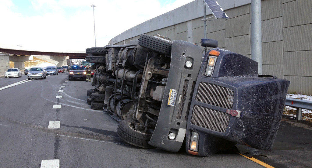 Accident scene on Route 1 just south of Interstate 95, near Christiana Mall. (Photo: Delaware Free News)