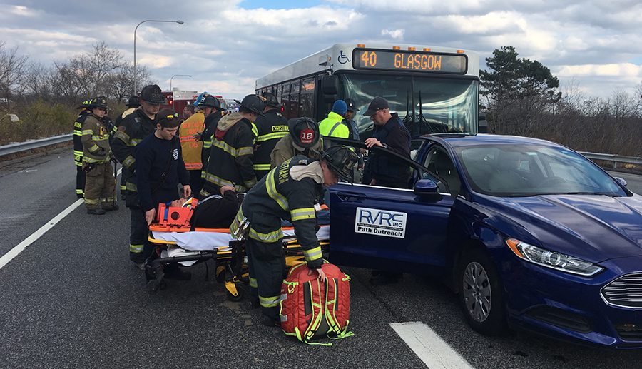 DART bus and a car collided on southbound Interstate 95 north of Route 141. (Photo: Delaware Free News)