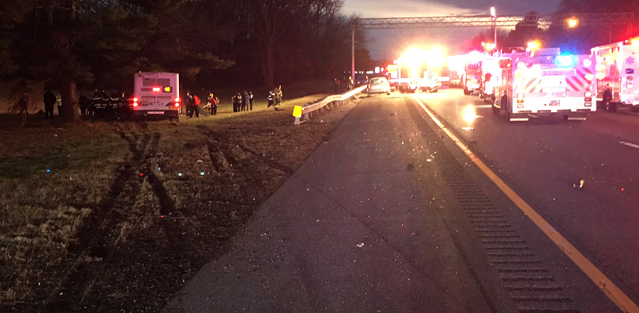 Wreckage of DART bus and two other vehicles ended up in median of Interstate 95 near sandbox maintenance area. (Photo: Delaware Free News)