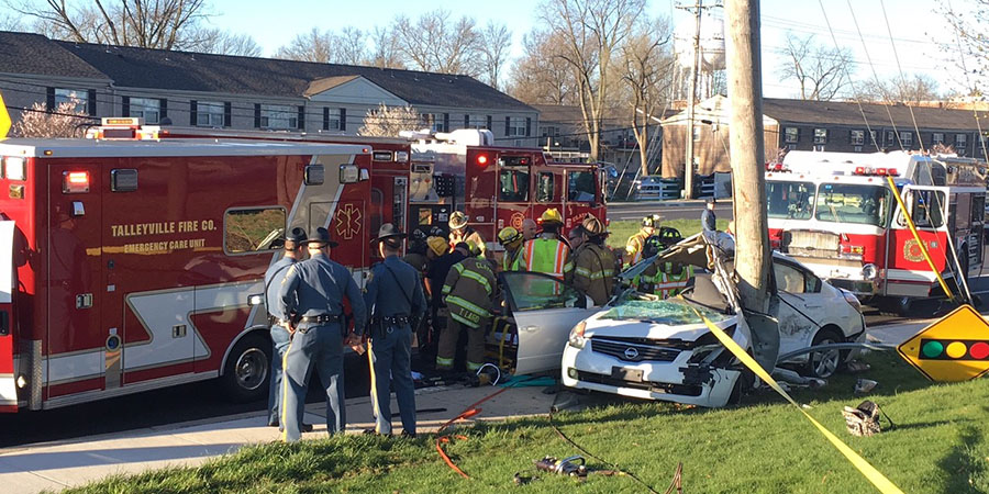 Car crashed into pole along westbound Naamans Road at Brandywine Town Center. (Photo: Delaware Free News)