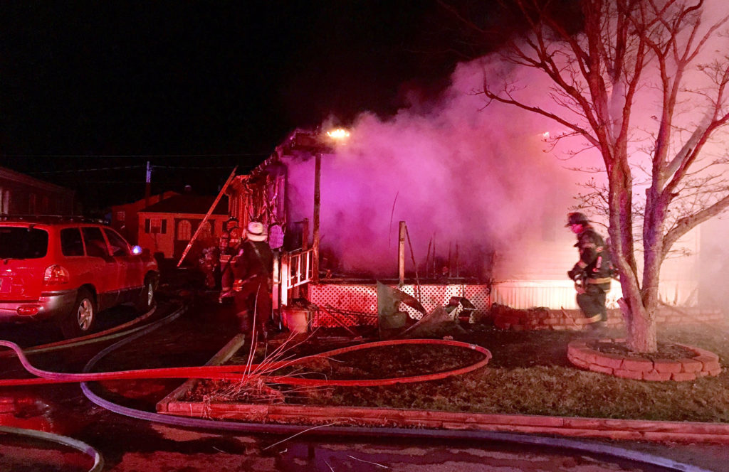 Fire broke out in the 900 block of Tenth Ave. in the Murray Manor Trailer Park. (Photo: Delaware Free News)